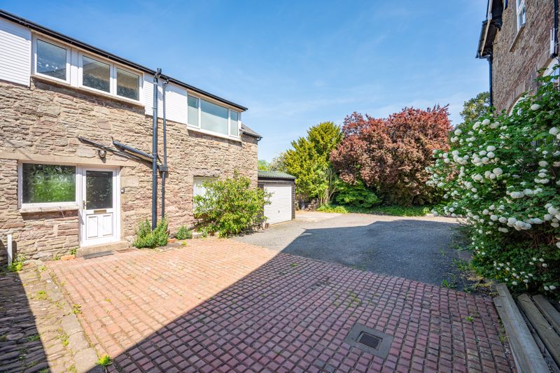 Peak Cottage- click for photo gallery